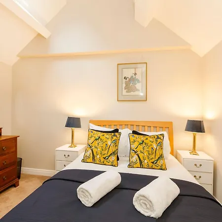 Monk Bar Garden Hideaway