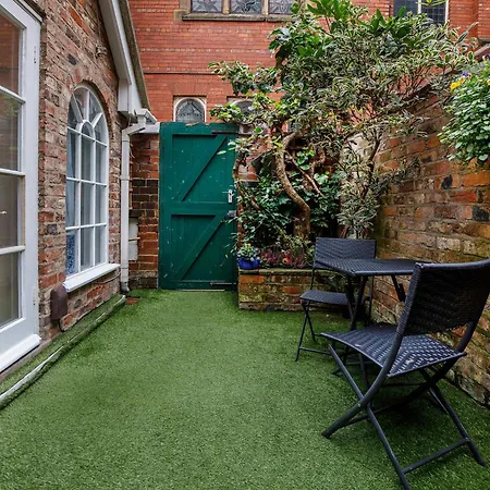 Monk Bar Garden Hideaway York