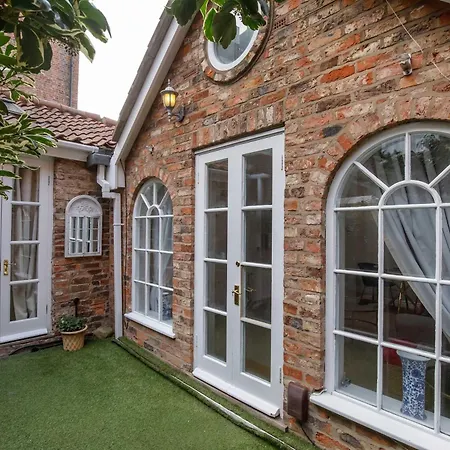Monk Bar Garden Hideaway Holiday home York